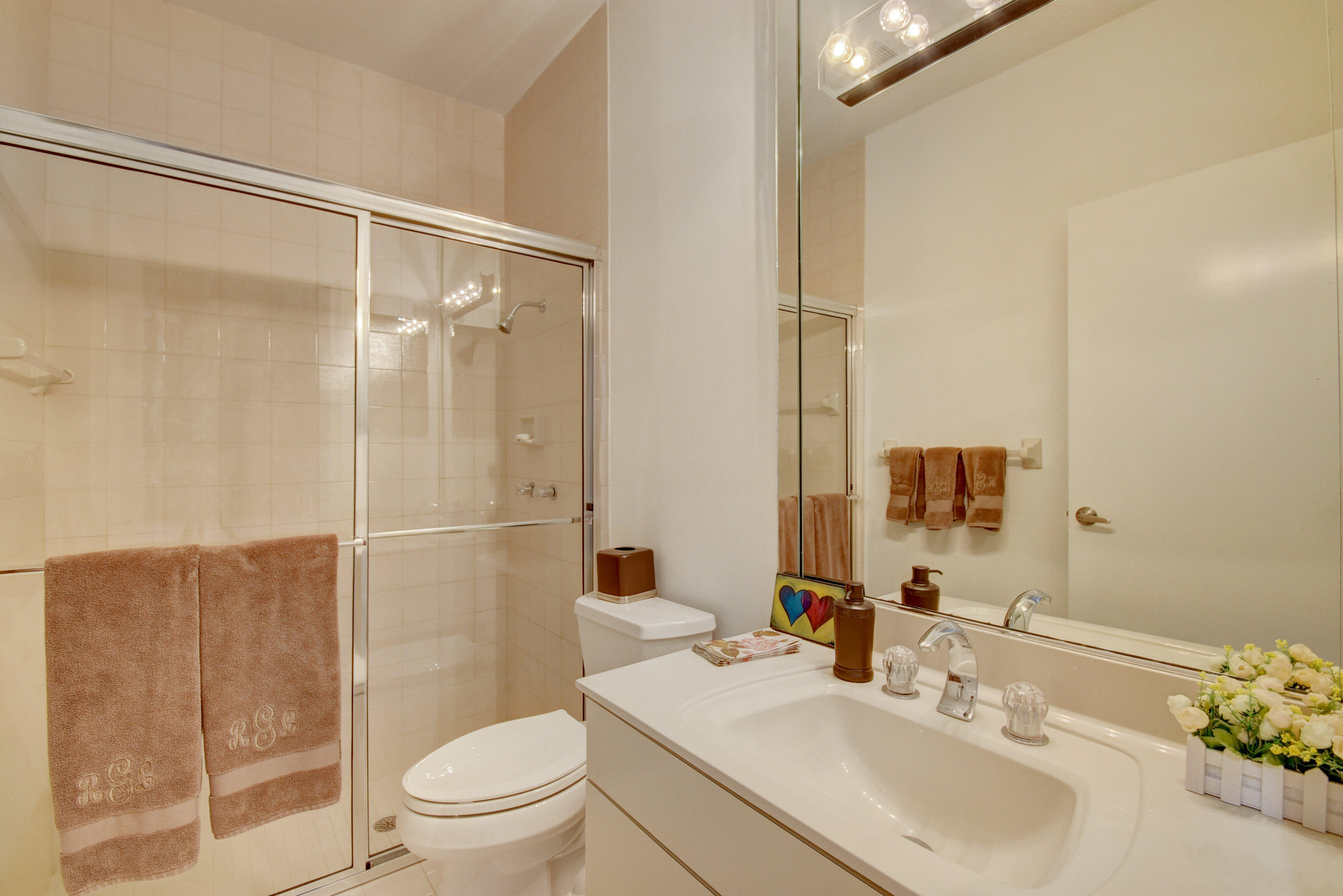 5672 Northwest 23rd Way Boca Raton, FL 33496 - Photo 21 of 27 Bathroom 2