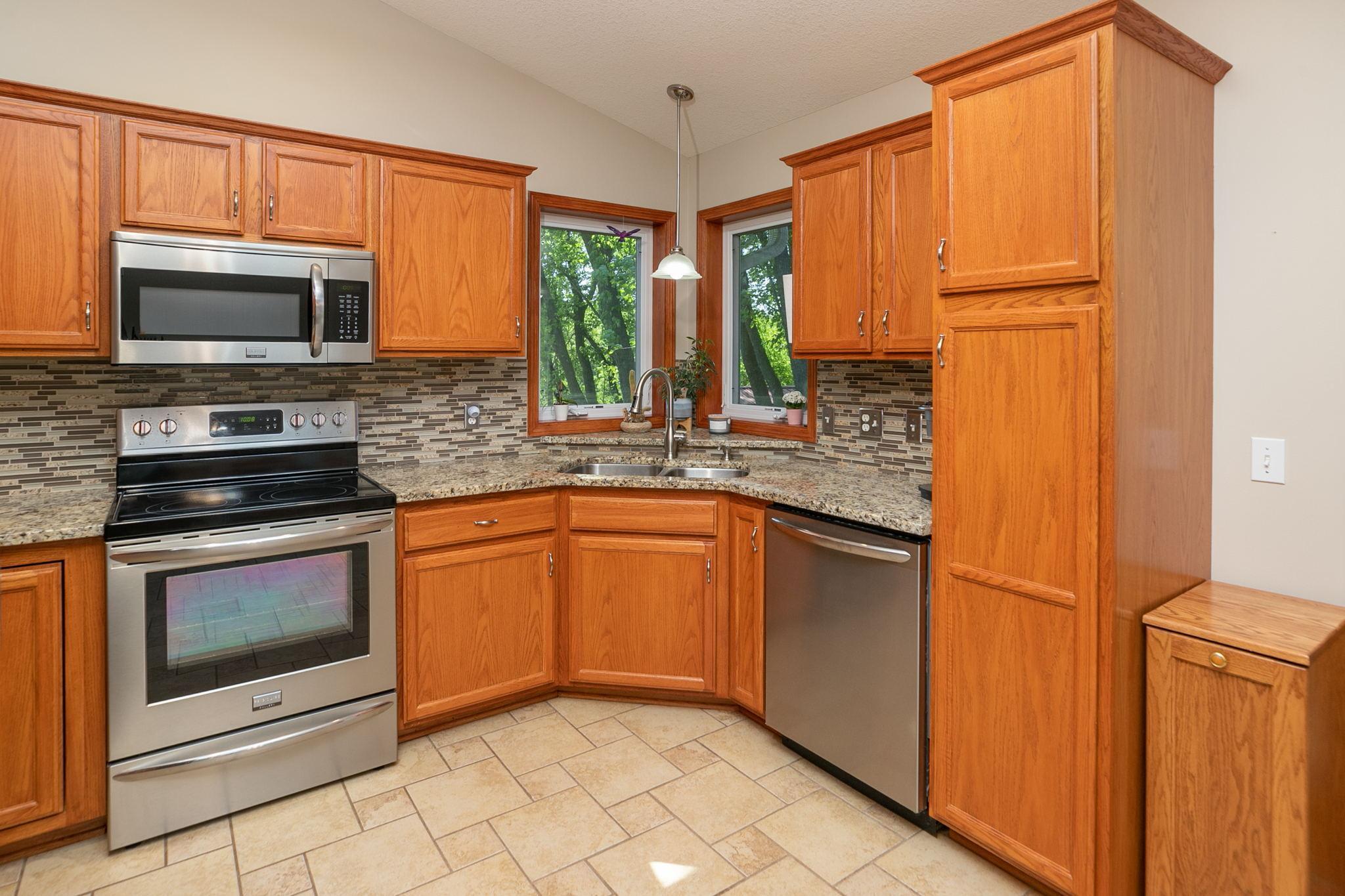 3934 Strathmore Lane Southeast Rochester, MN 55904 - Photo 11 of 36