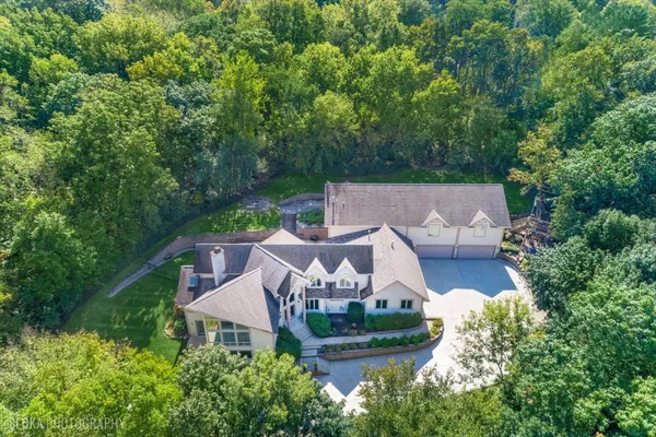 $979,625 | 925 North River Road, Algonquin, IL 60102