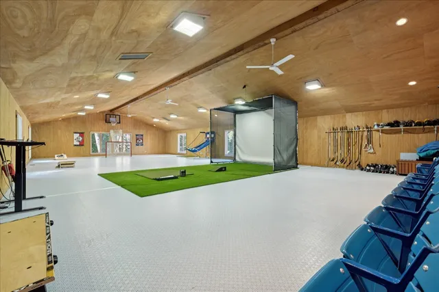 $1,150,000 | 925 North River Road, Algonquin, IL 60102