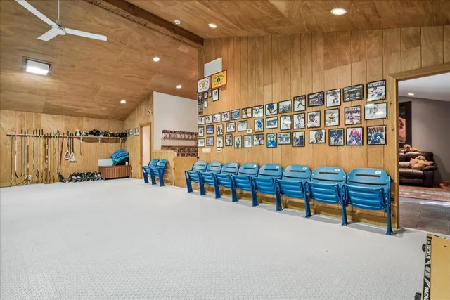 $1,150,000 | 925 North River Road, Algonquin, IL 60102