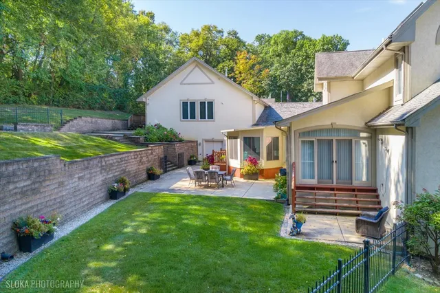 $1,150,000 | 925 North River Road, Algonquin, IL 60102