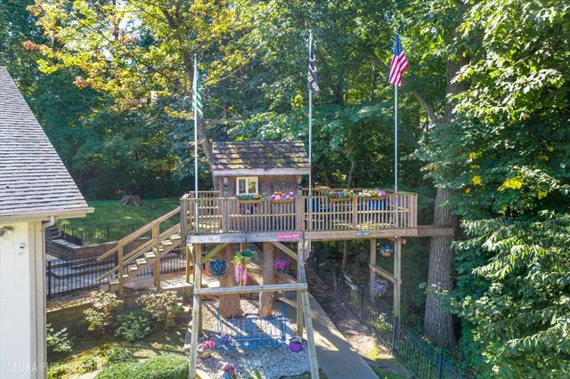 $1,150,000 | 925 North River Road, Algonquin, IL 60102