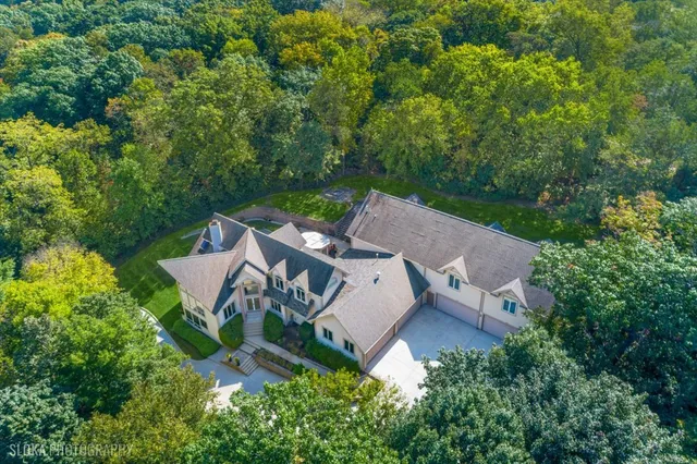 $1,150,000 | 925 North River Road, Algonquin, IL 60102