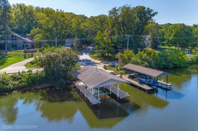 $1,150,000 | 925 North River Road, Algonquin, IL 60102