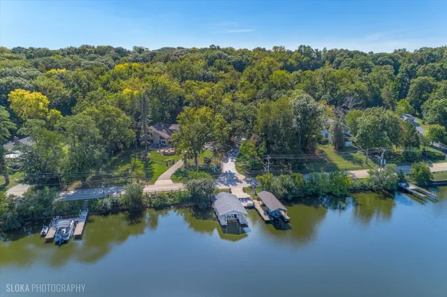 $1,150,000 | 925 North River Road, Algonquin, IL 60102