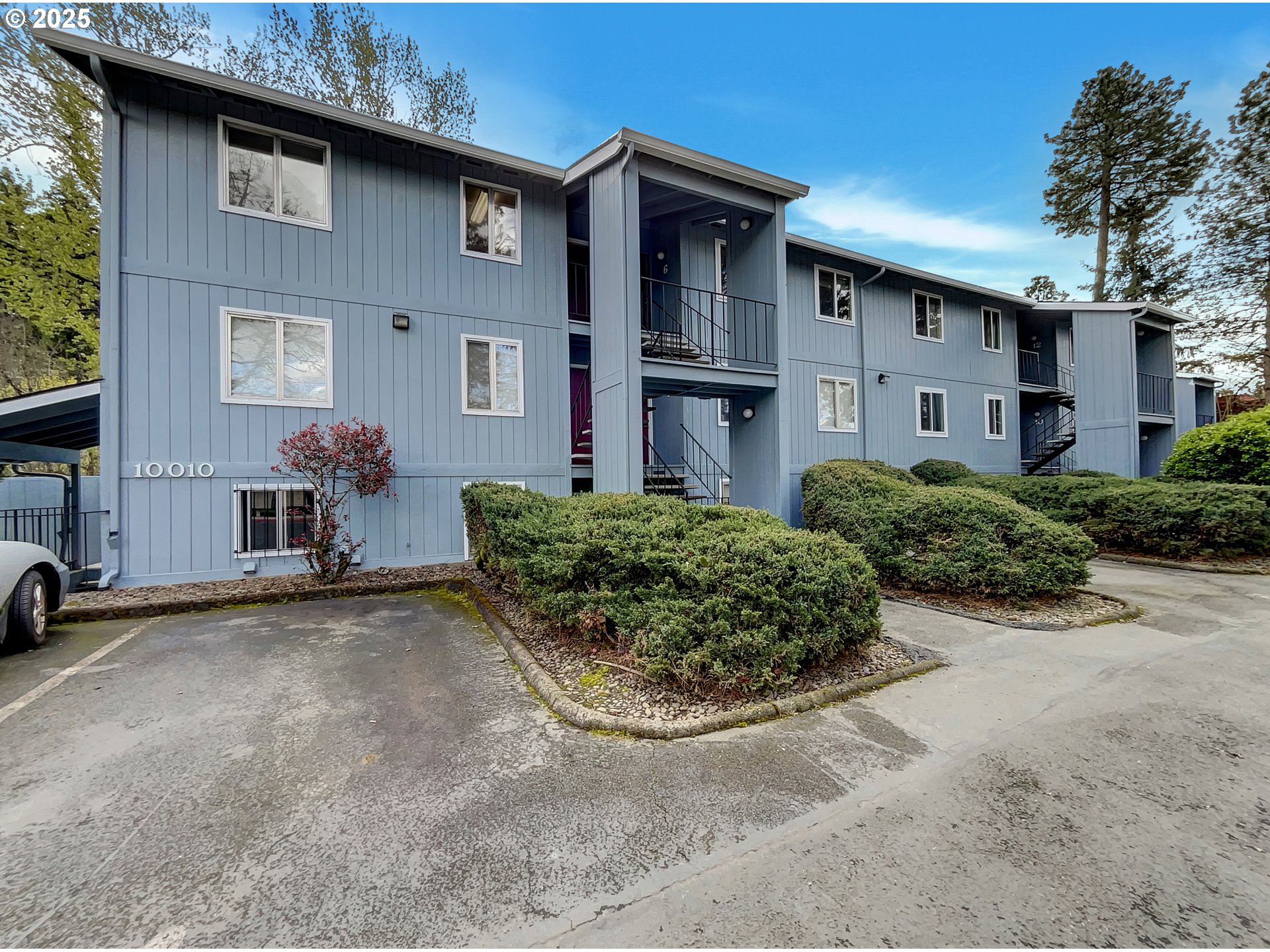 10010 Southwest Hall Boulevard, Unit 5 Portland, OR 97223 - Photo 1 of 18