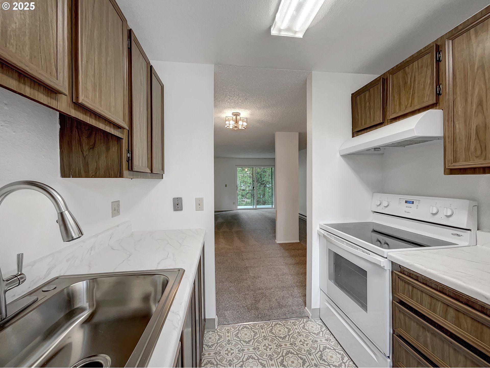 10010 Southwest Hall Boulevard, Unit 5 Portland, OR 97223 - Photo 6 of 18