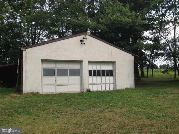613 Middle Road Perkasie, PA 18944 - Photo 4 of 4 Barn