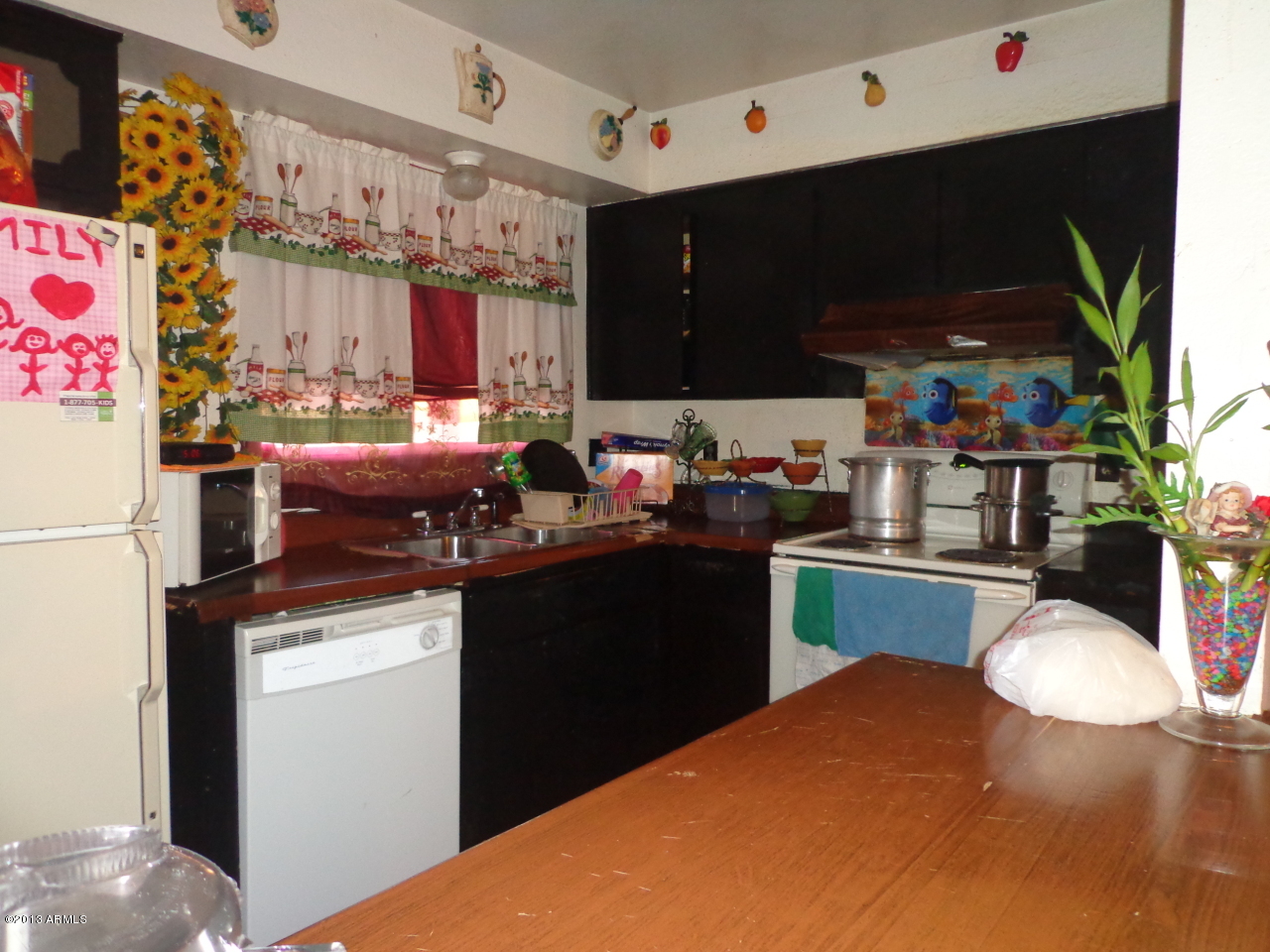 8509 West Piccadilly Road Phoenix, AZ 85037 - Photo 4 of 11 DSC00507