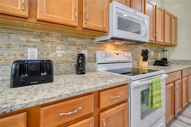 $539,900 | 221 Las Fuentes Drive, Kissimmee, FL 34746