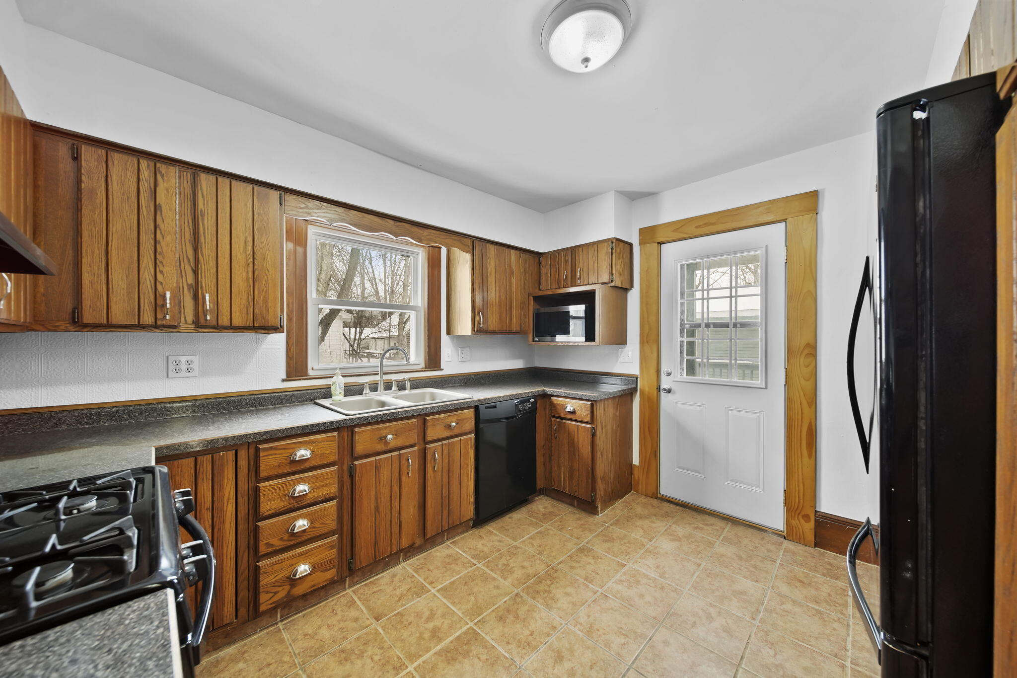 501 Cass Avenue Jackson, MI 49203 - Photo 14 of 48 14-web-or-mls-DSC03093