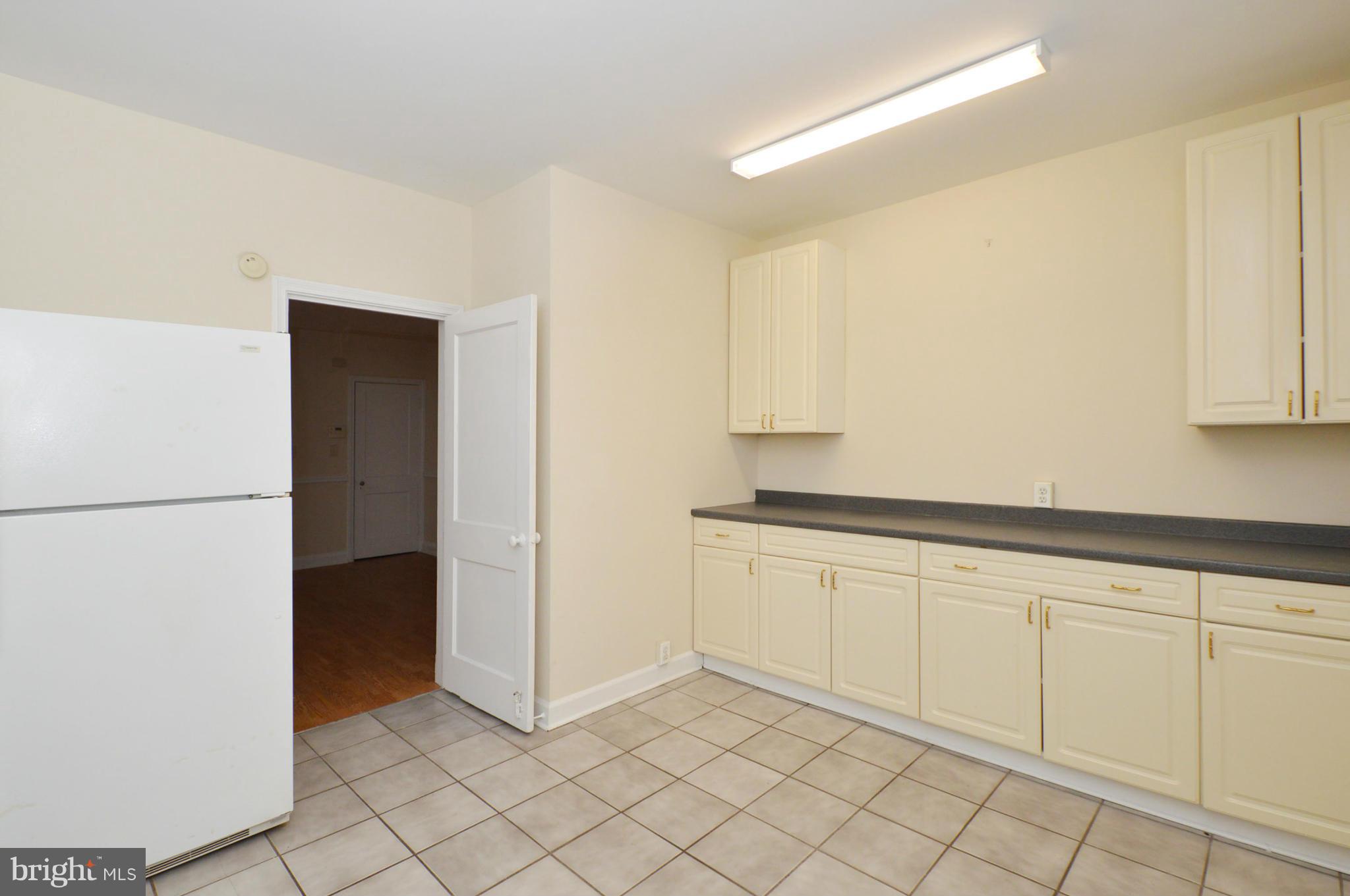 4611 Harcourt Road Baltimore, MD 21214 - Photo 11 of 30 Kitchen