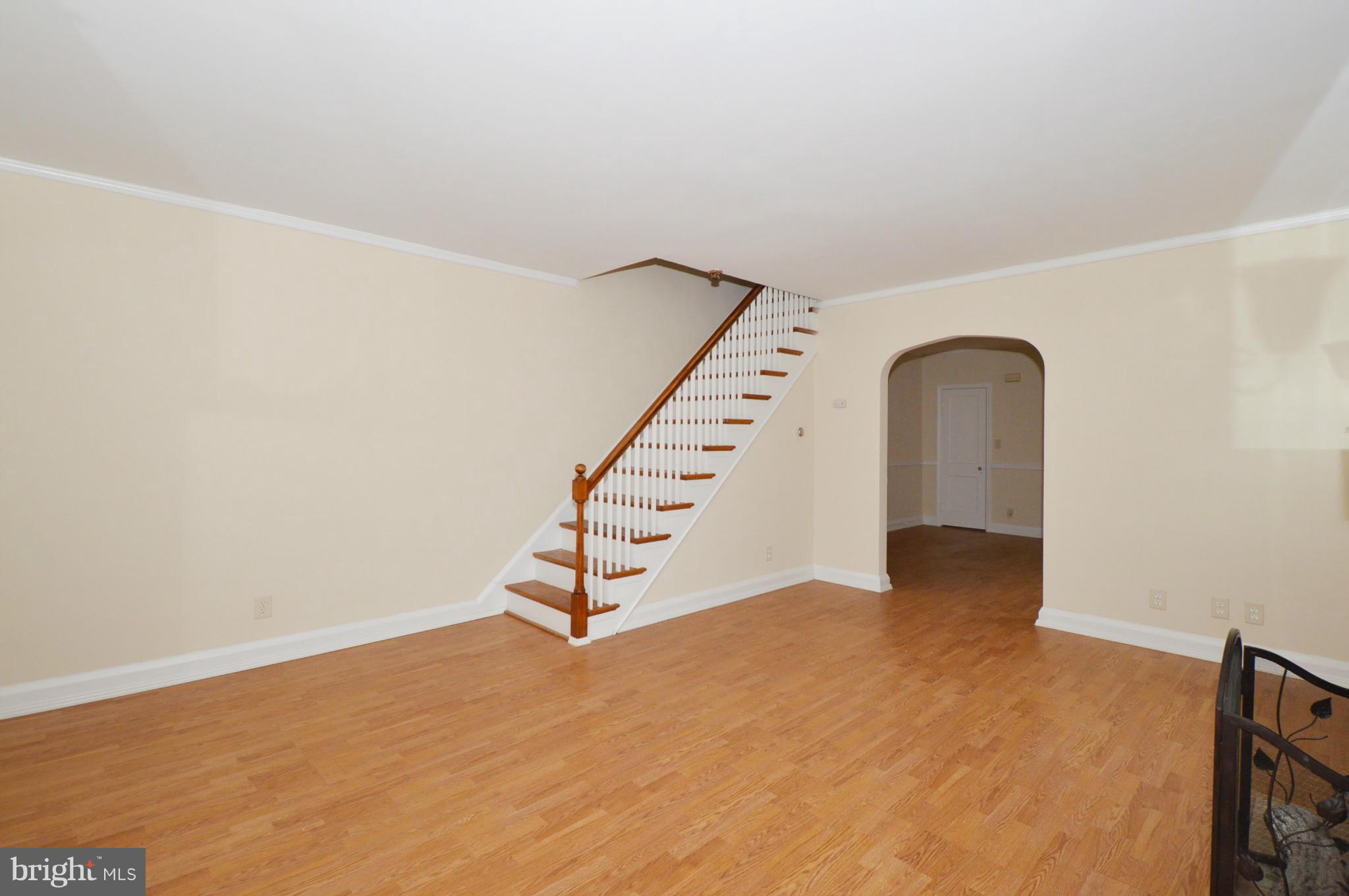 4611 Harcourt Road Baltimore, MD 21214 - Photo 3 of 30 Living Room