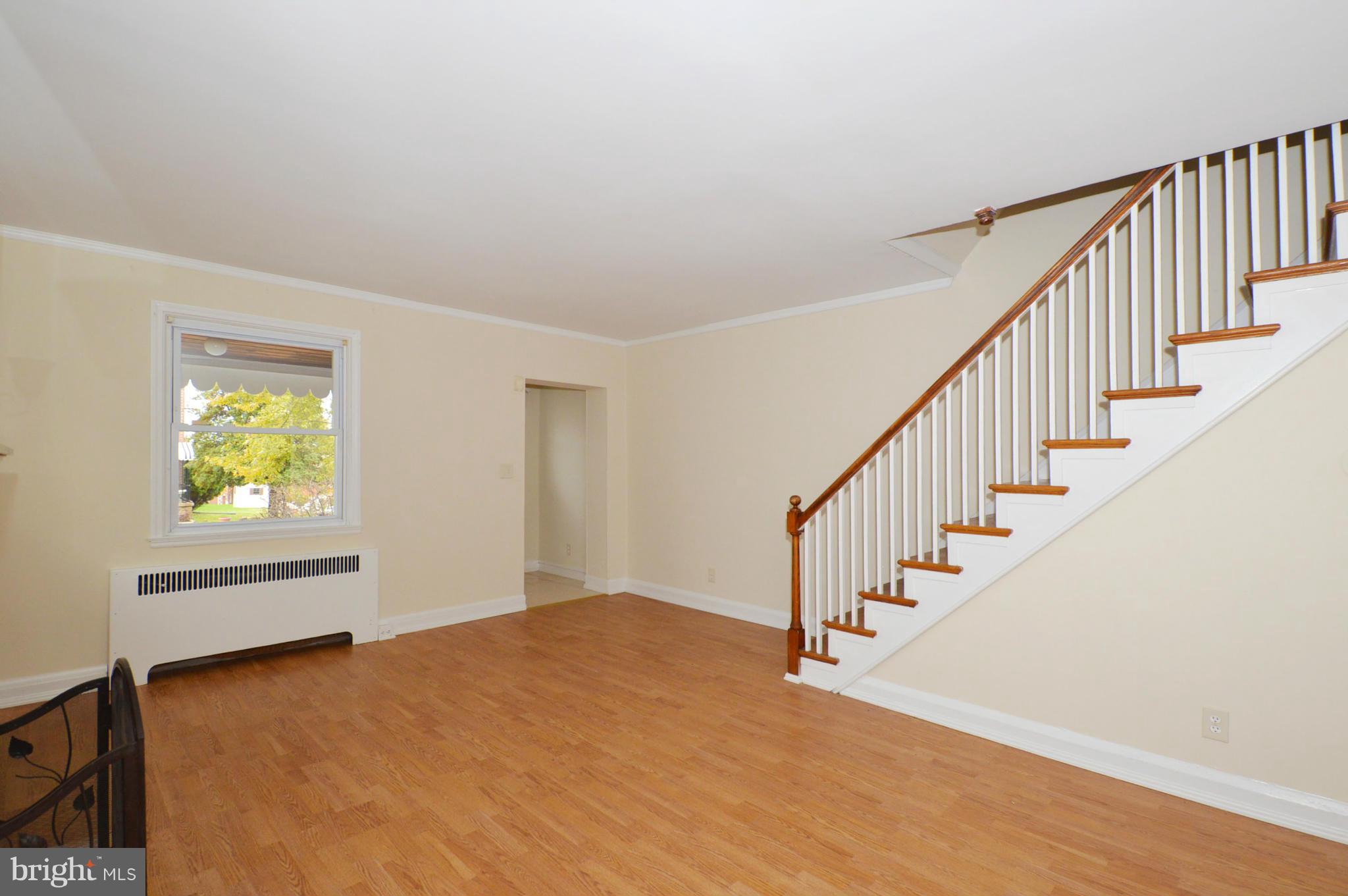4611 Harcourt Road Baltimore, MD 21214 - Photo 4 of 30 Living Room