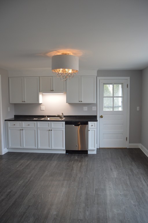 40 Fuller Street Chicopee, MA 01020 - Photo 11 of 26