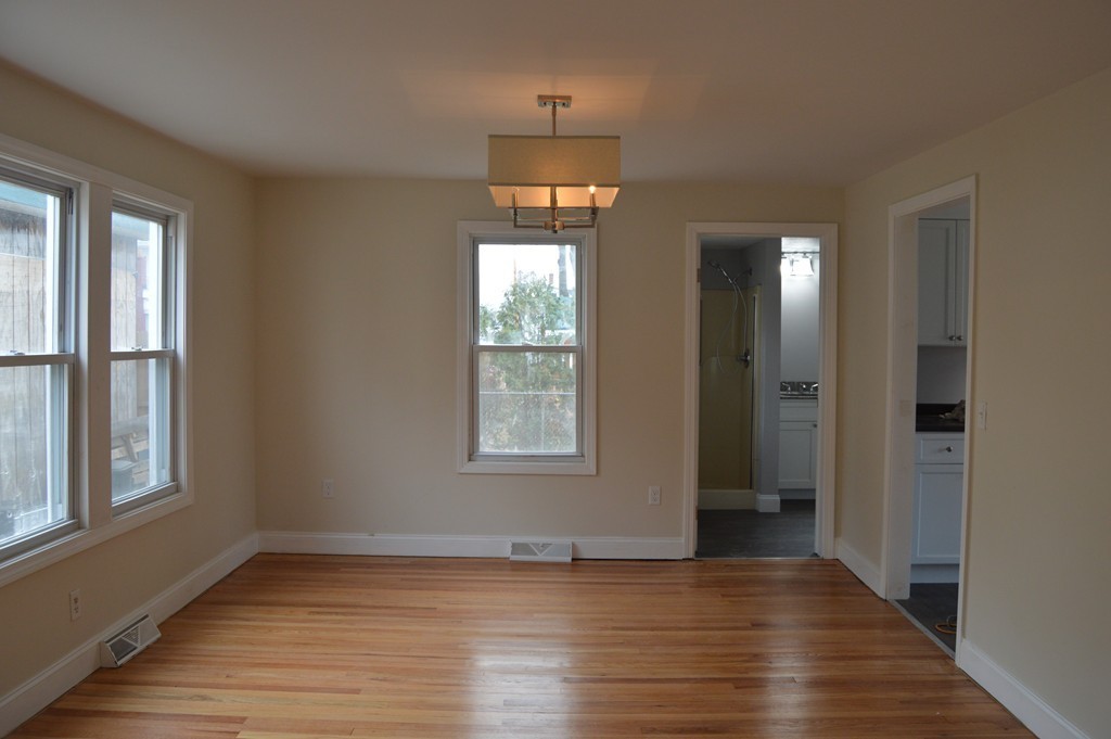 40 Fuller Street Chicopee, MA 01020 - Photo 12 of 26