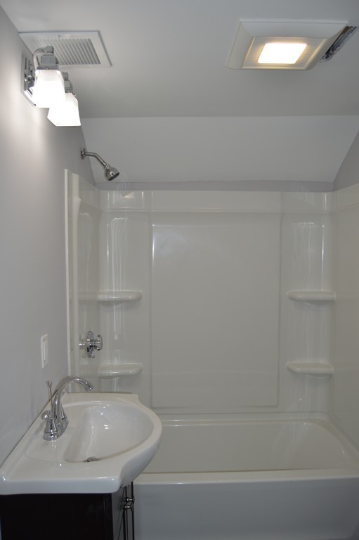 40 Fuller Street Chicopee, MA 01020 - Photo 20 of 26