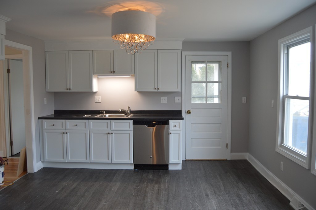 40 Fuller Street Chicopee, MA 01020 - Photo 8 of 26