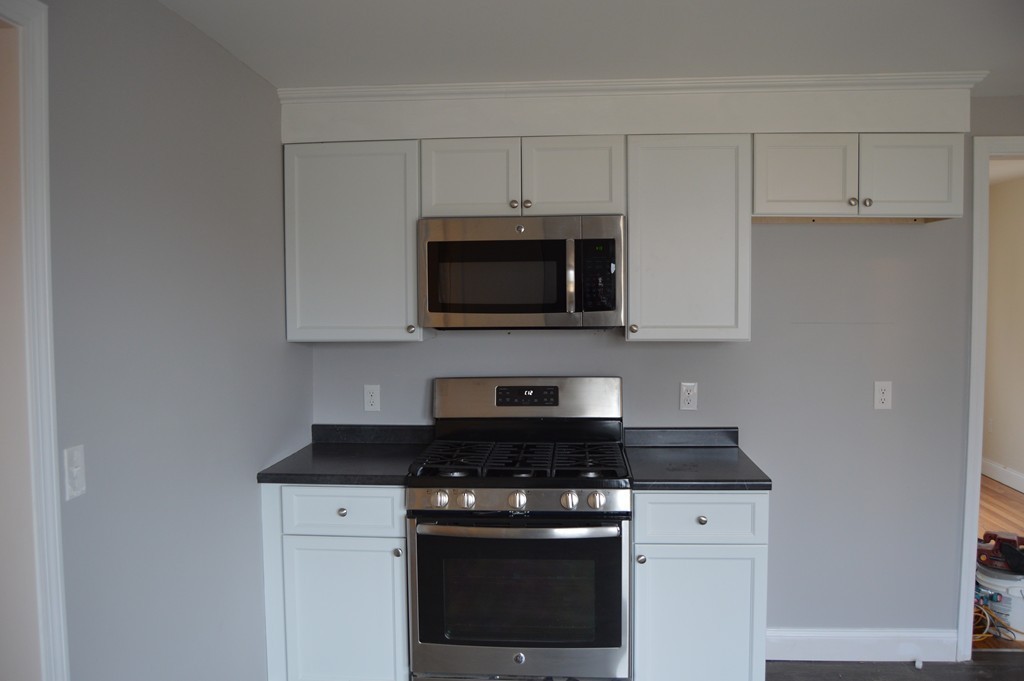 40 Fuller Street Chicopee, MA 01020 - Photo 10 of 26