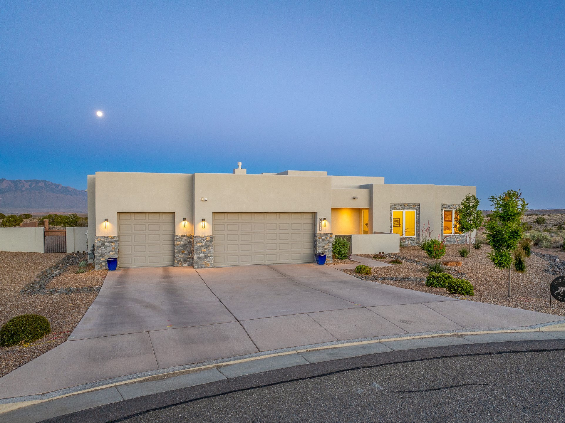 2324 Venada Road Rio Rancho, NM 87144 - Photo 2 of 43