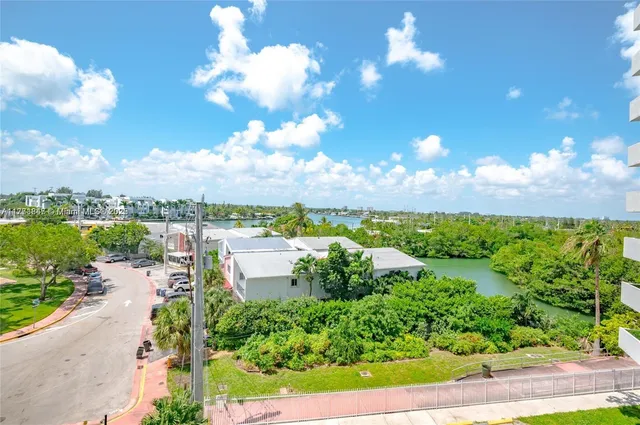 $2,850 | 7441 Wayne Avenue, Unit 4C, Miami Beach, FL 33141