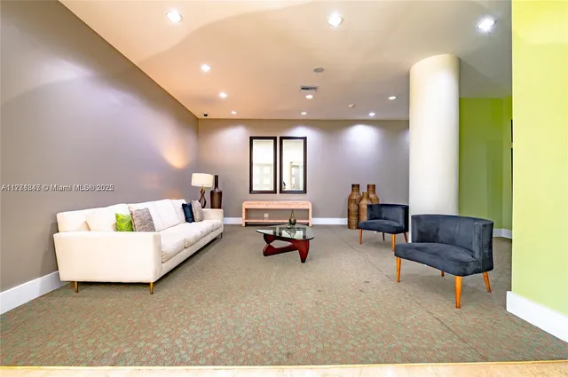 $2,850 | 7441 Wayne Avenue, Unit 4C, Miami Beach, FL 33141