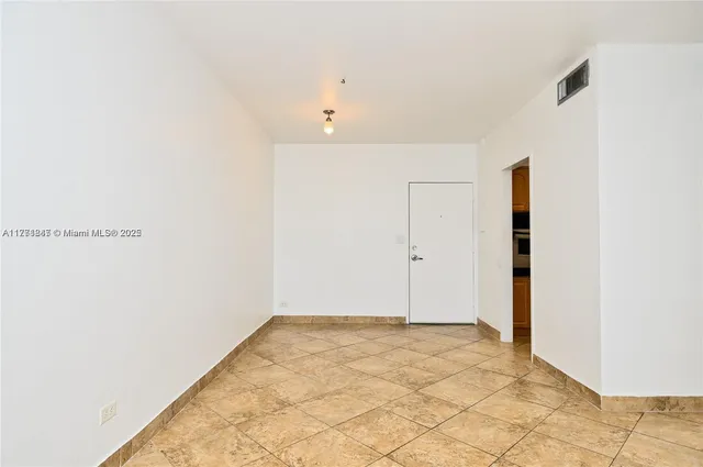 $2,850 | 7441 Wayne Avenue, Unit 4C, Miami Beach, FL 33141