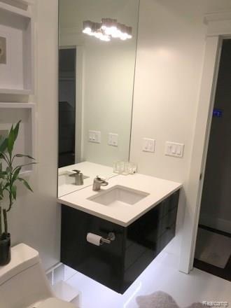5210 Longmeadow Road Bloomfield Hills, MI 48304 - Photo 24 of 30 IMG_5995 (330x440).jpg