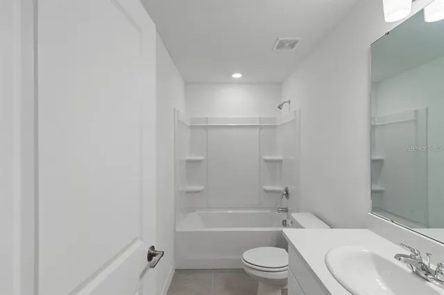 $279,584 | 7759 Waterscape Drive, Groveland, FL 34736