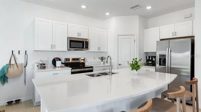 $279,584 | 7759 Waterscape Drive, Groveland, FL 34736