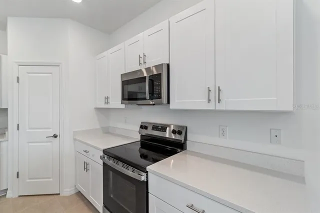 $279,584 | 7759 Waterscape Drive, Groveland, FL 34736