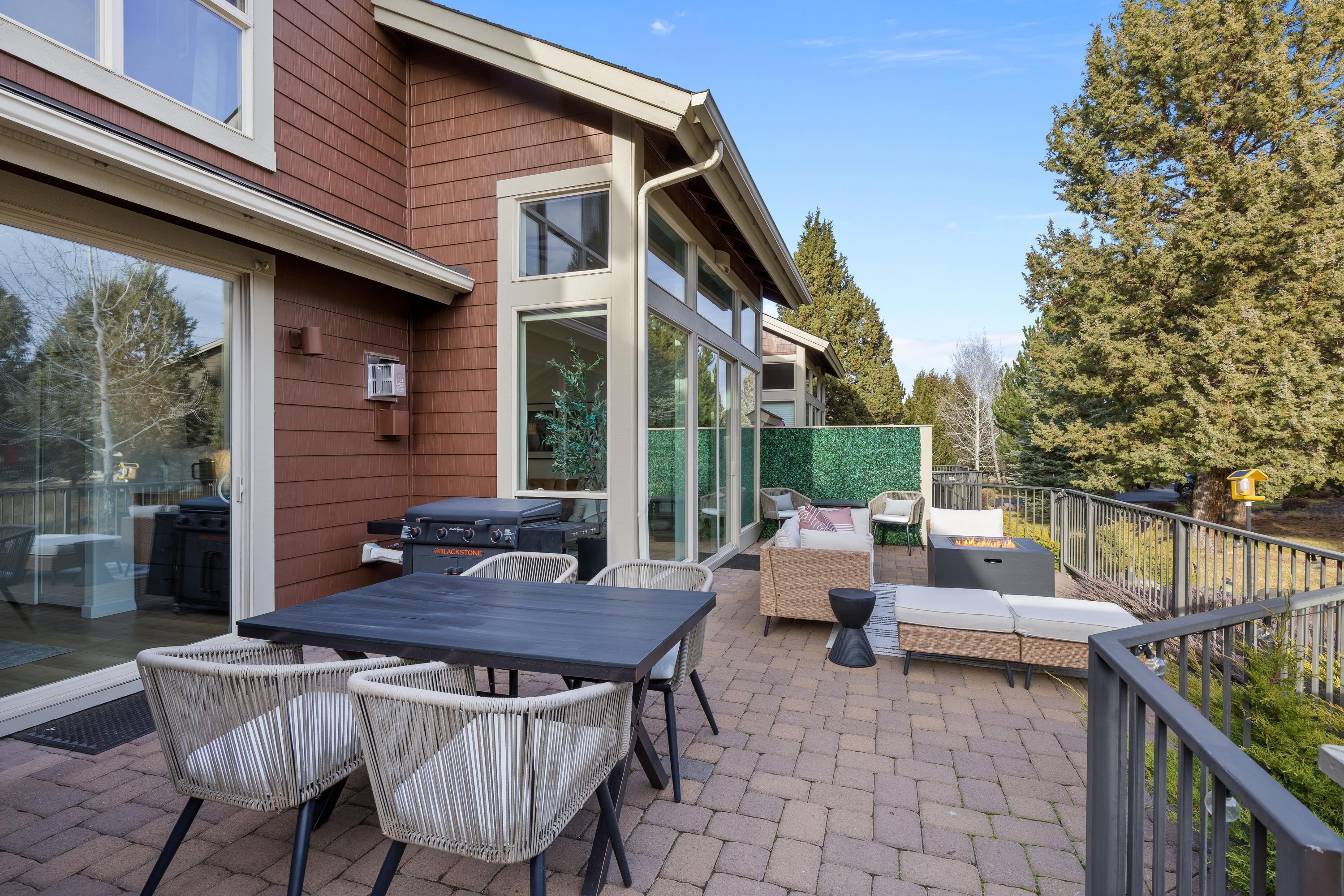 1281 Highland View Loop Redmond, OR 97756 - Photo 31 of 42 Backyard