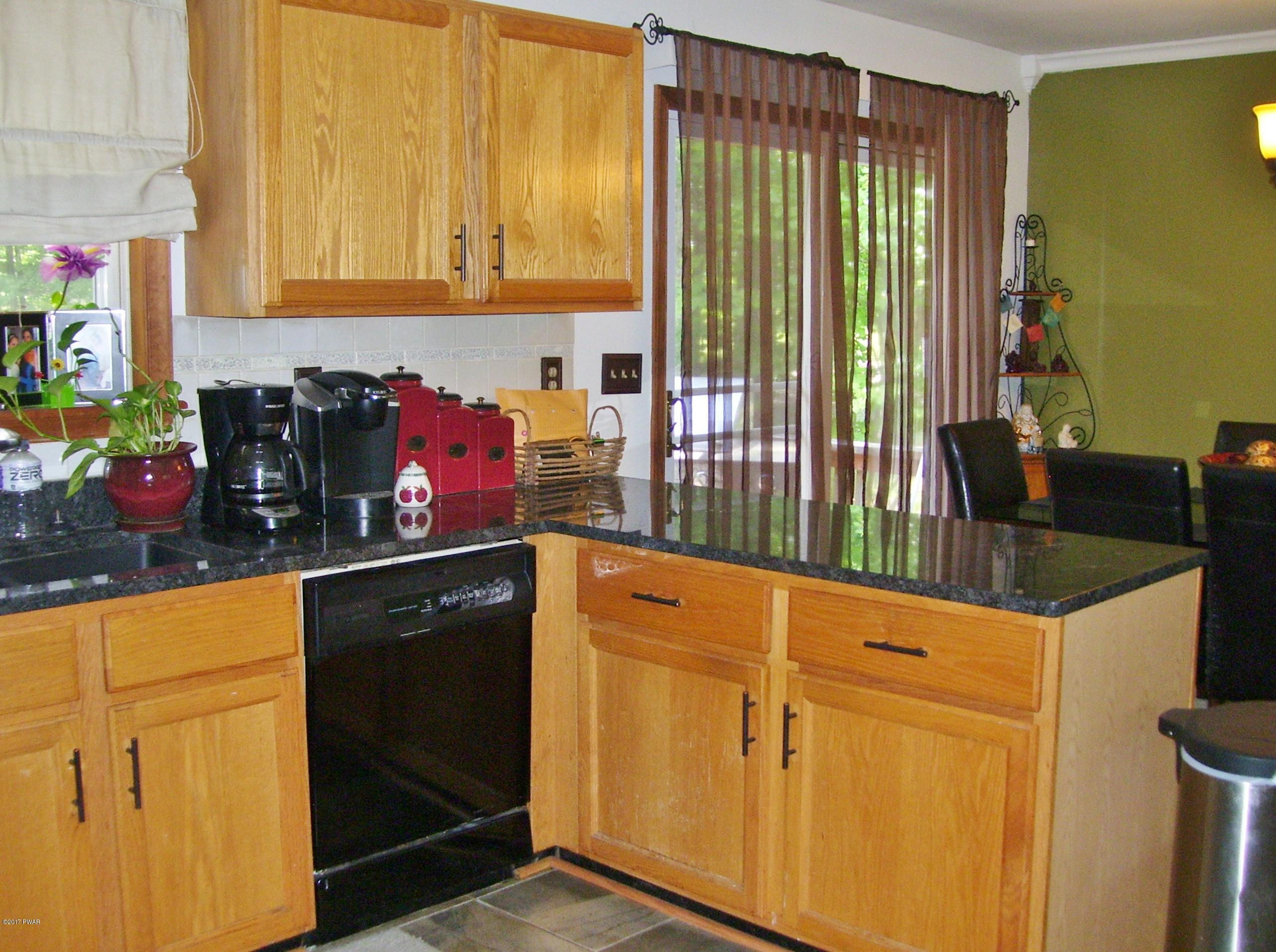 128 Estates Road Greentown, PA 18426 - Photo 12 of 27 Kitchen