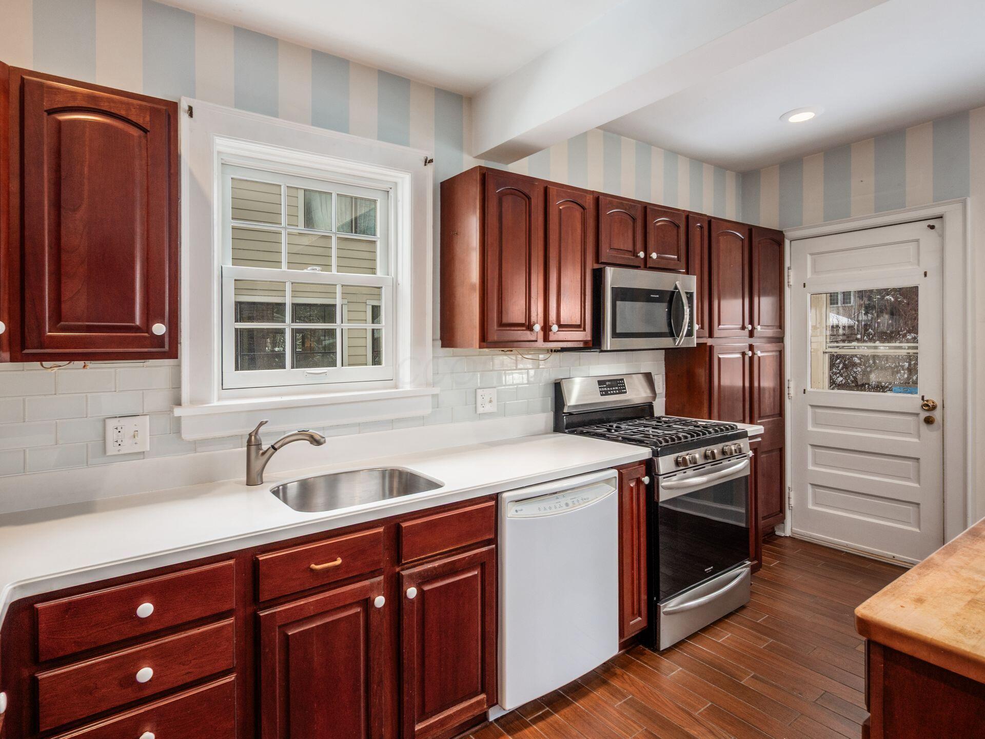 2350 Bryden Road Bexley, OH 43209 - Photo 19 of 72 Kitchen