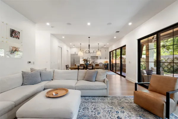 $2,195,000 | 2107 Peach Tree Street, Austin, TX 78704