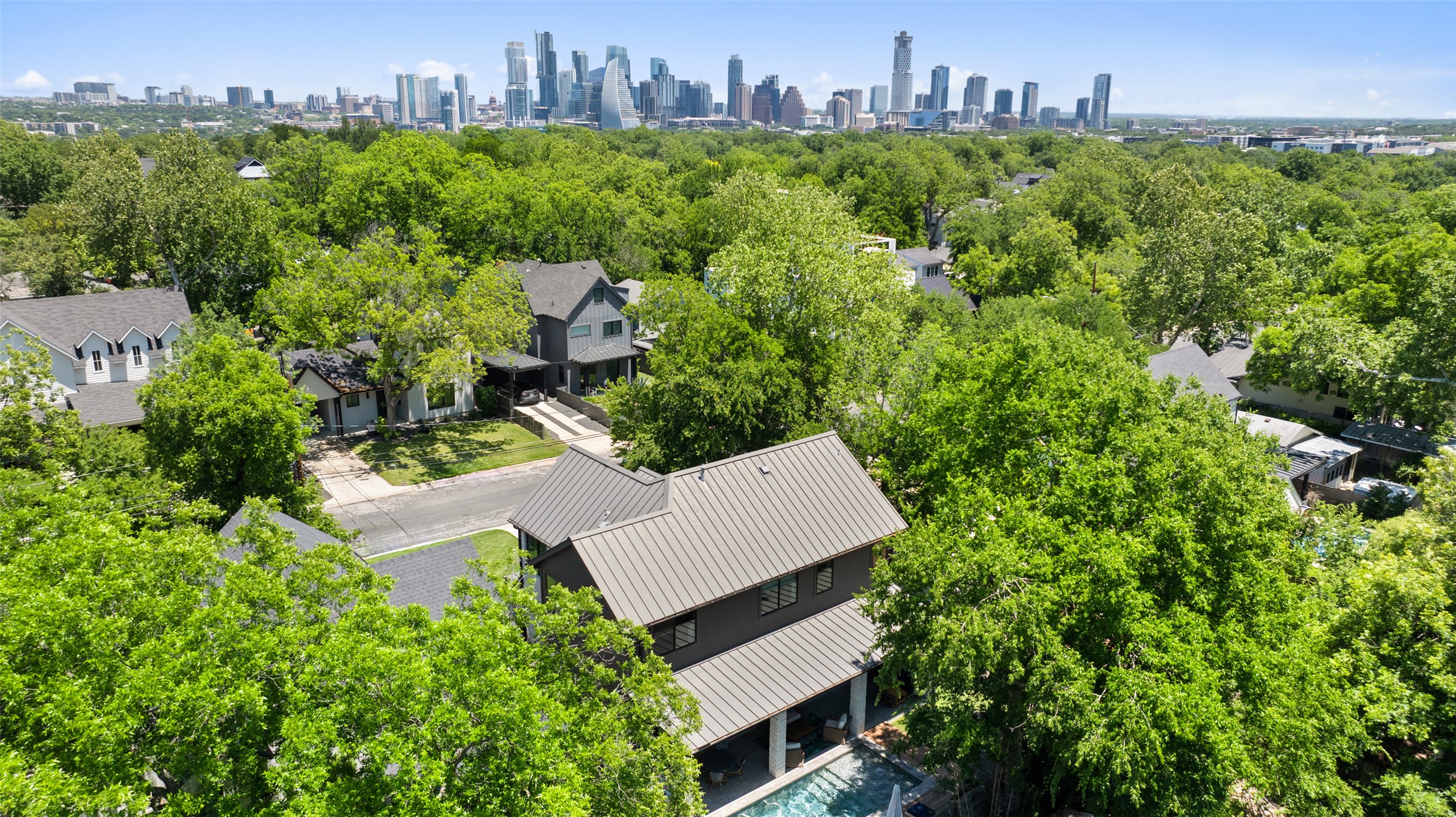 2107 Peach Tree Street Austin, TX 78704 - Photo 38 of 40 Drone / aerial view of a view of skyline