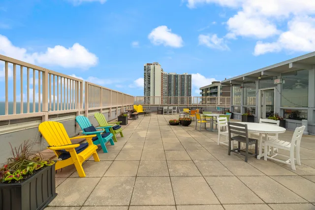 $2,600 | 6157 North Sheridan Road, Unit 5G, Chicago, IL 60660