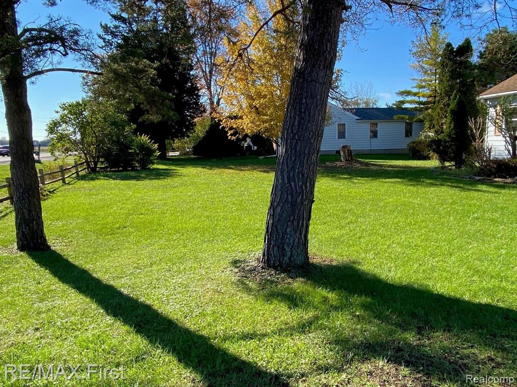 925 Range Road Smiths Creek, MI 48074 - Photo 8 of 25