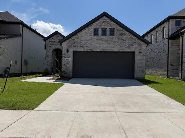 $2,300 | 307 Green Gables Drive, McKinney, TX 75071