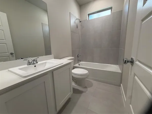 $2,300 | 307 Green Gables Drive, McKinney, TX 75071