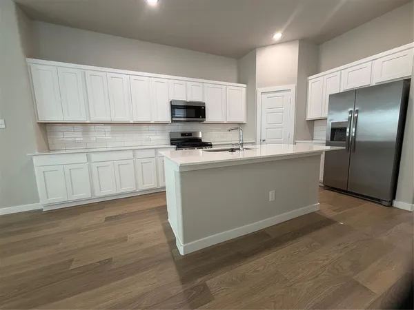 $2,300 | 307 Green Gables Drive, McKinney, TX 75071