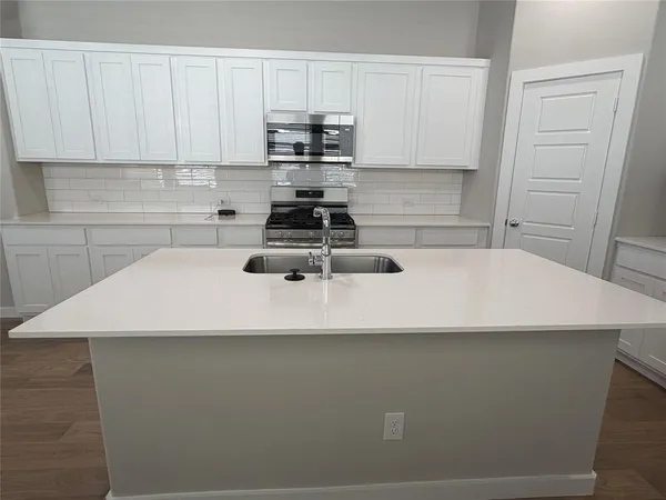 $2,300 | 307 Green Gables Drive, McKinney, TX 75071