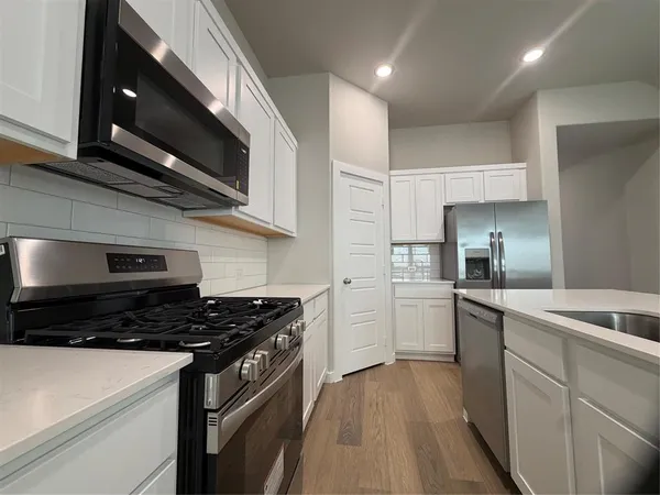 $2,300 | 307 Green Gables Drive, McKinney, TX 75071