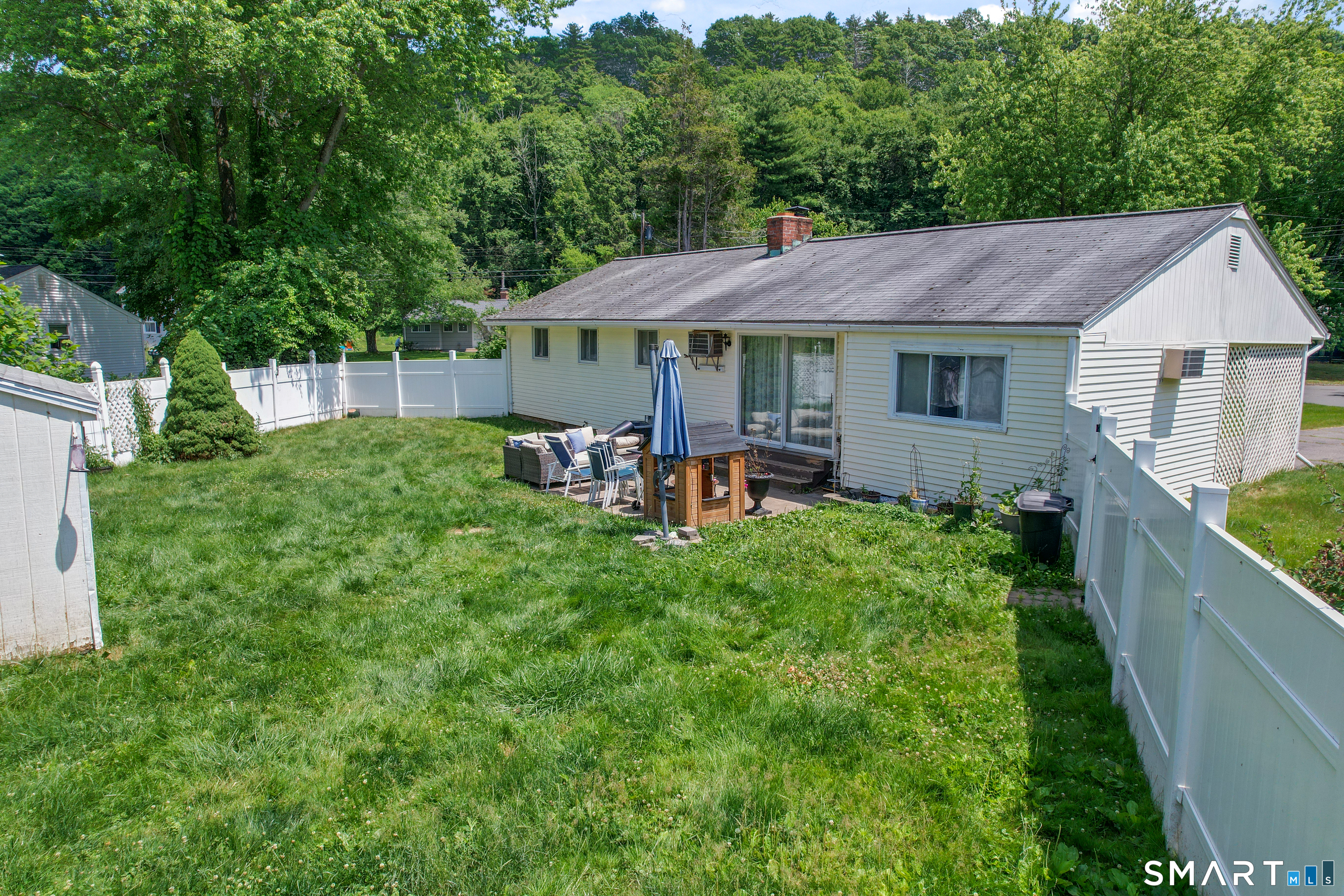 47 Hayes Road Simsbury, CT 06081 - Photo 5 of 31