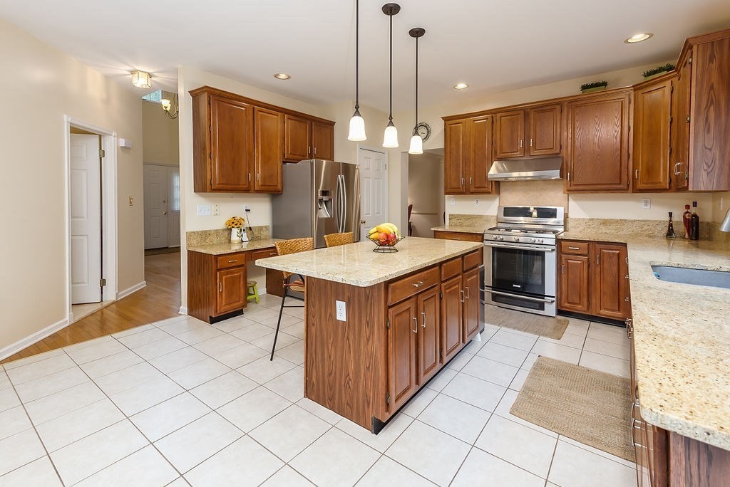 31 Grape Shot Road Sharon, MA 02067 - Photo 8 of 34 Gallery Image 8