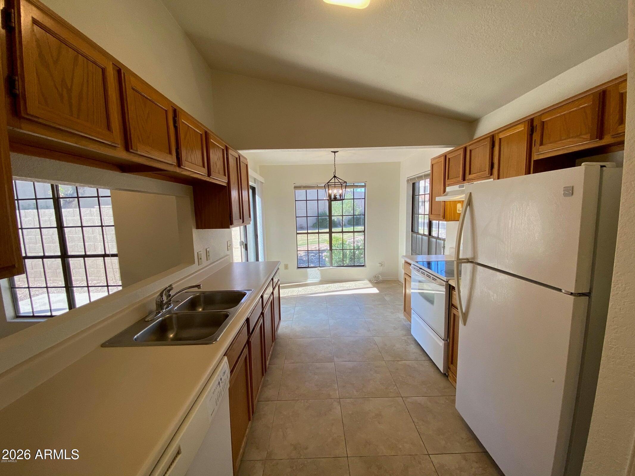 4263 East Agave Road Phoenix, AZ 85044 - Photo 3 of 16 20220527010515617329000000-o