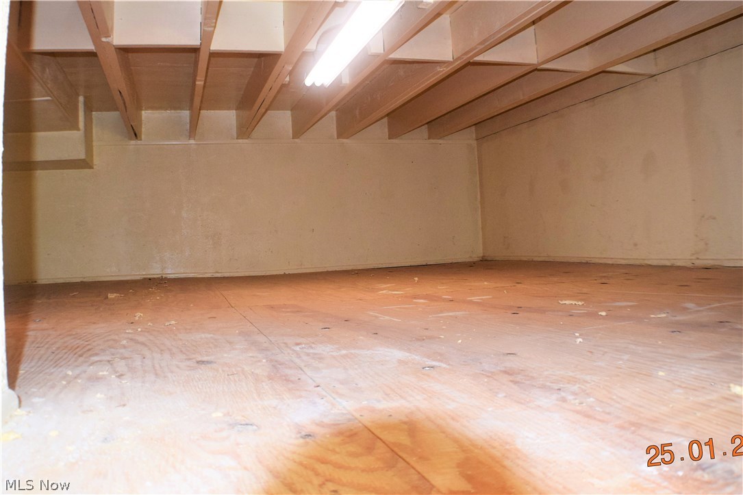 11261 Stoneham Road Cleveland, OH 44130 - Photo 24 of 29
