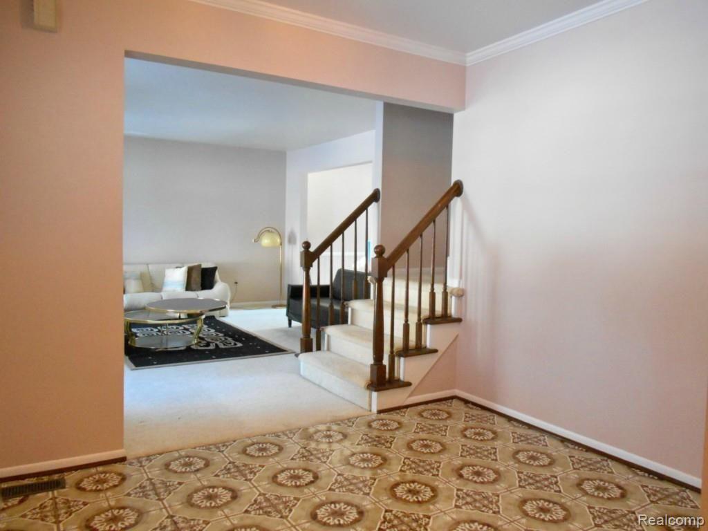679 Rutgers Road Rochester Hills, MI 48309 - Photo 4 of 24