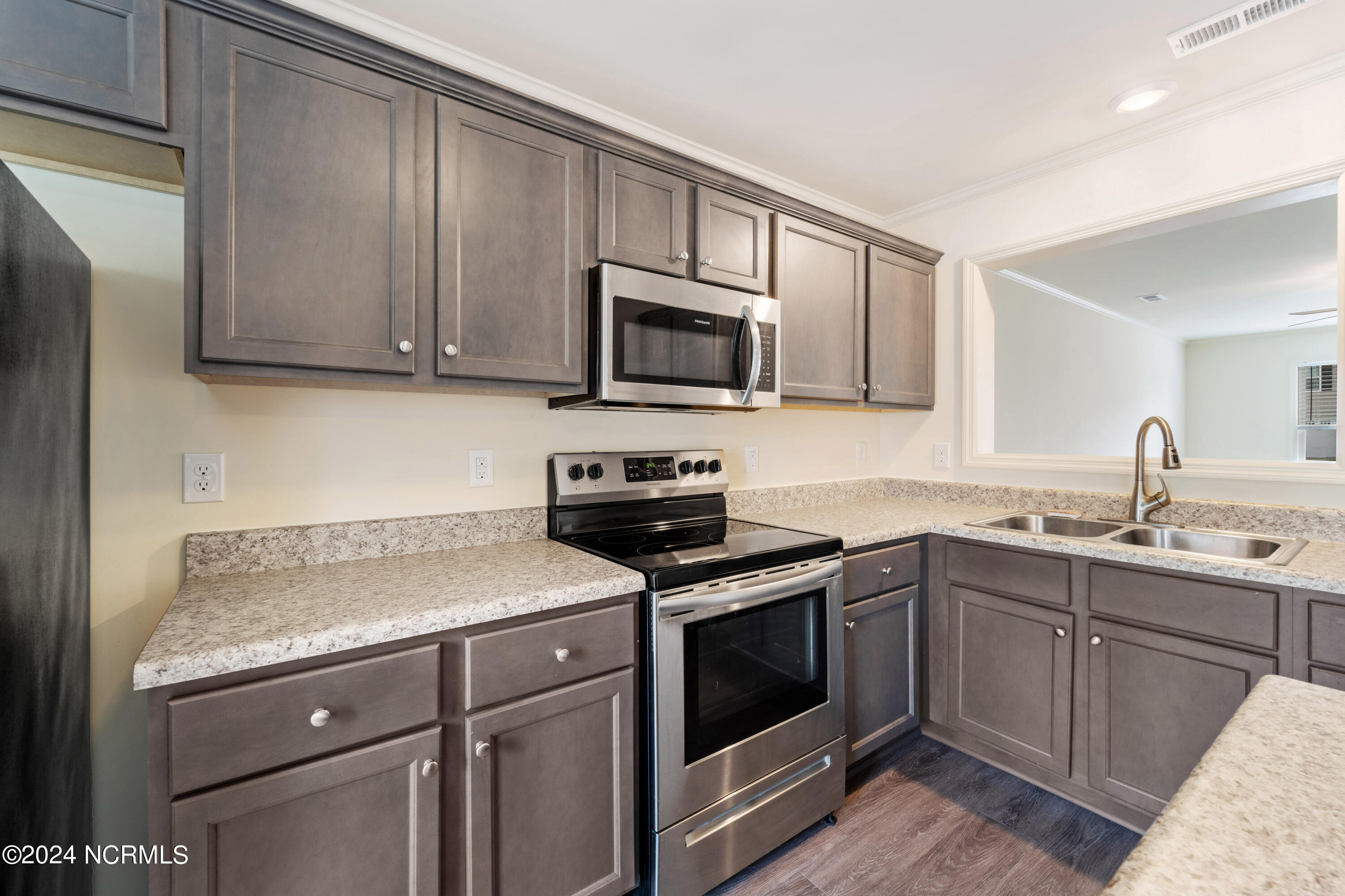 459 Sullivan Loop Road Midway Park, NC 28544 - Photo 8 of 27 Kitchen